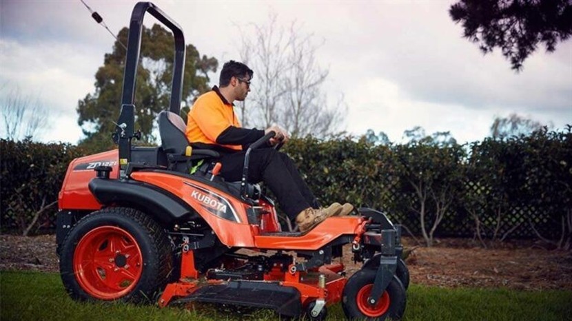 ZD-Series Zero-Turn Mower image